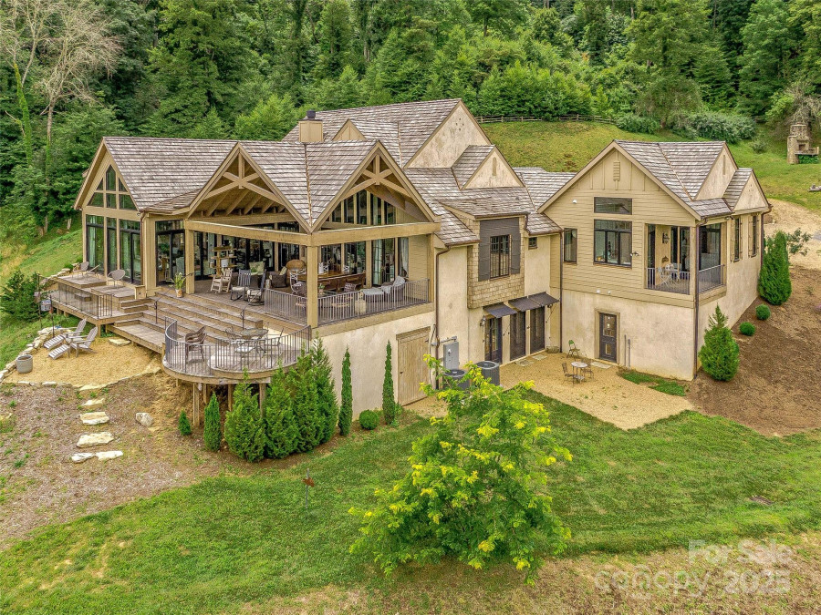 384 Doan Town Rd Burnsville, NC 28714