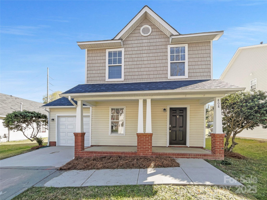 808 Raindrops Rd Gastonia, NC 28054