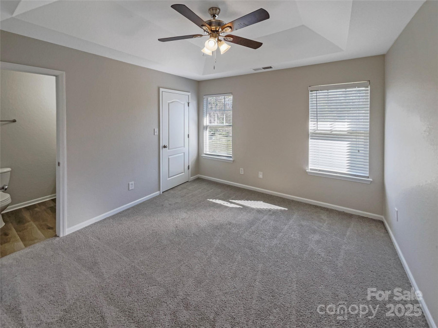 808 Raindrops Rd Gastonia, NC 28054