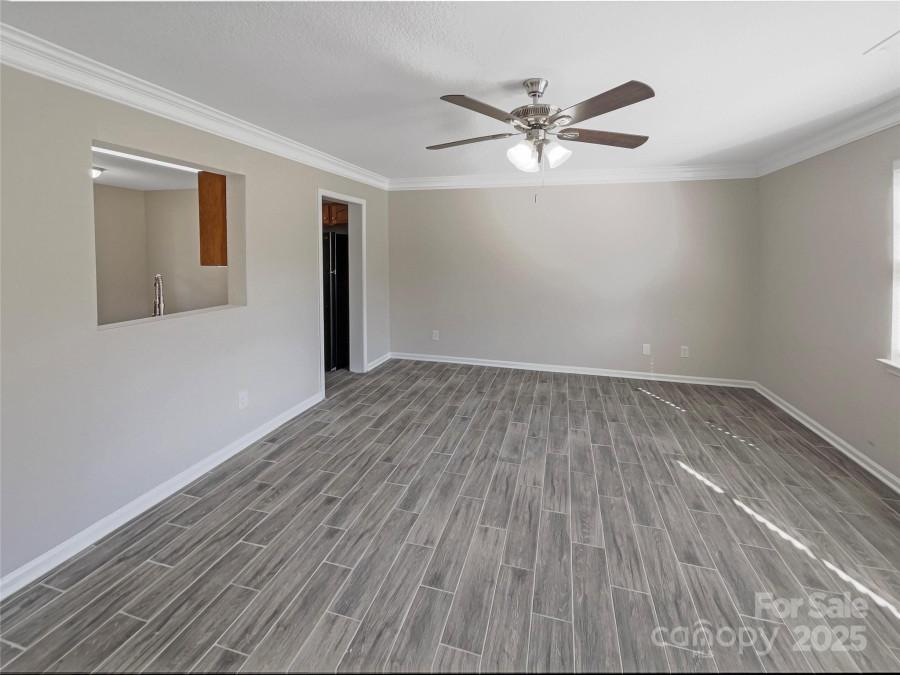 808 Raindrops Rd Gastonia, NC 28054
