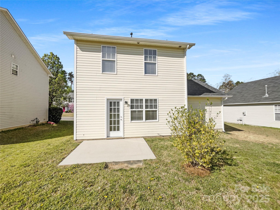 808 Raindrops Rd Gastonia, NC 28054