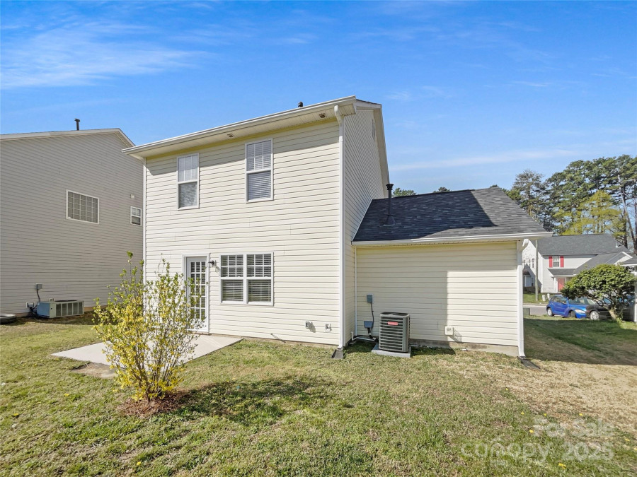 808 Raindrops Rd Gastonia, NC 28054