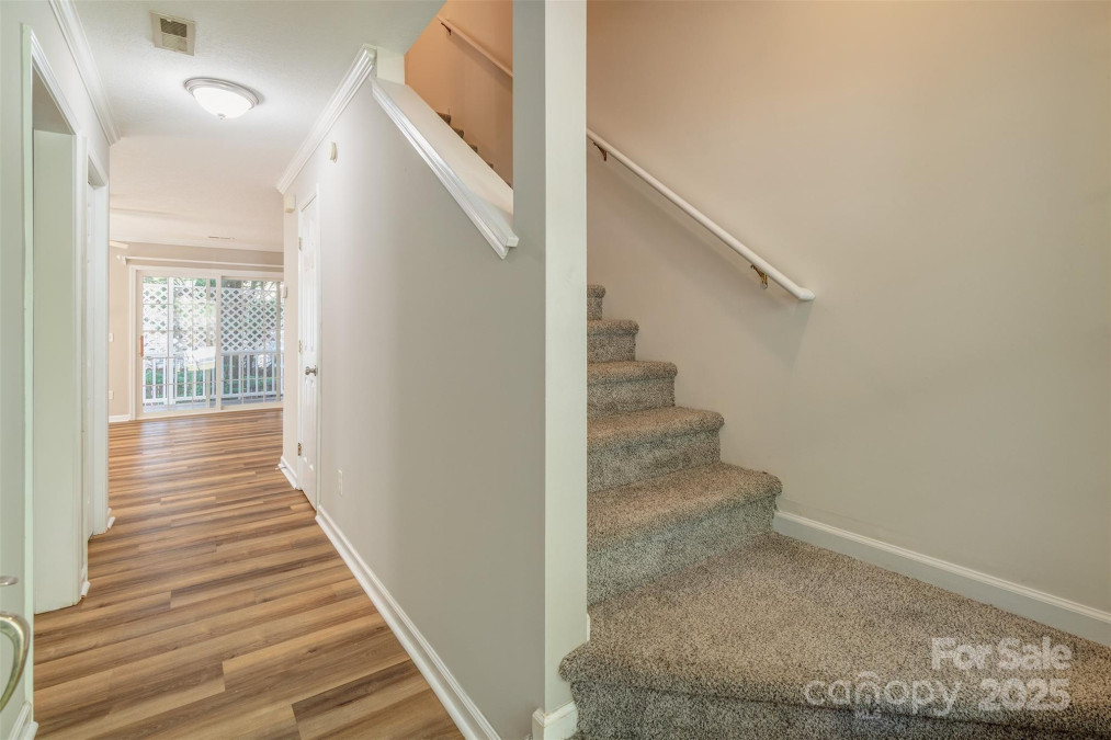 9 Willoughby Run Dr Asheville, NC 28803