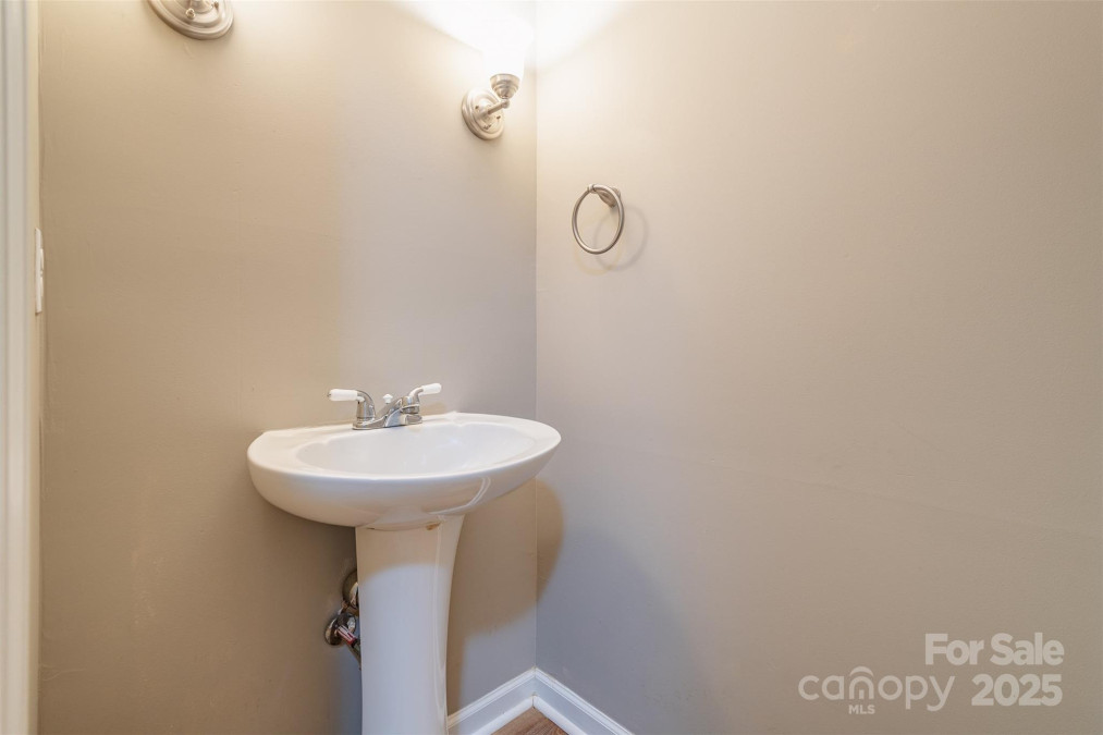 9 Willoughby Run Dr Asheville, NC 28803