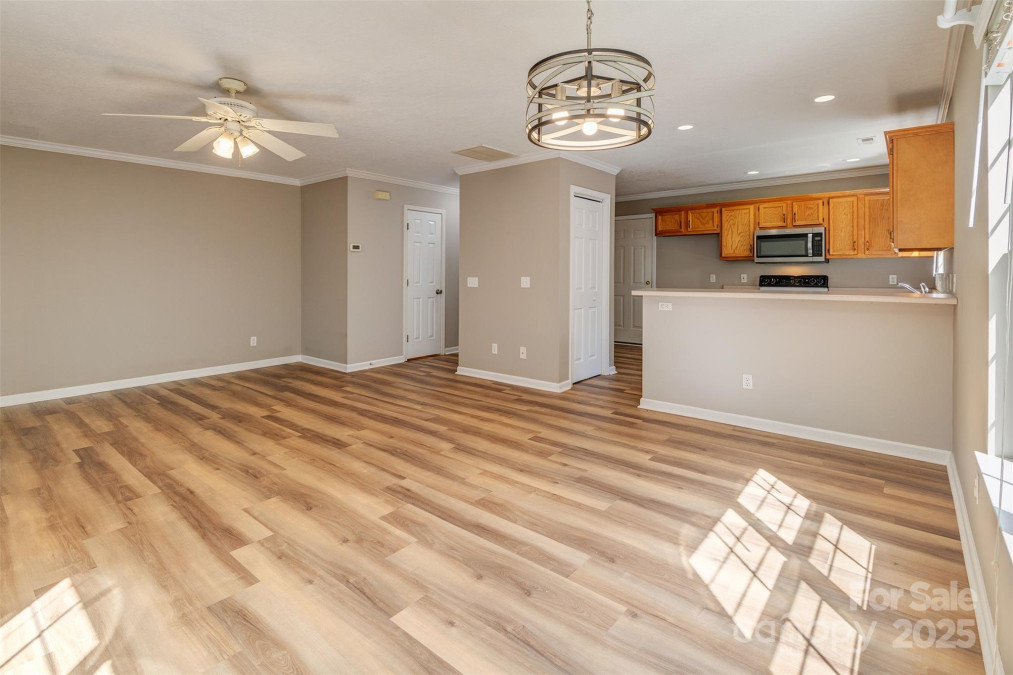 9 Willoughby Run Dr Asheville, NC 28803