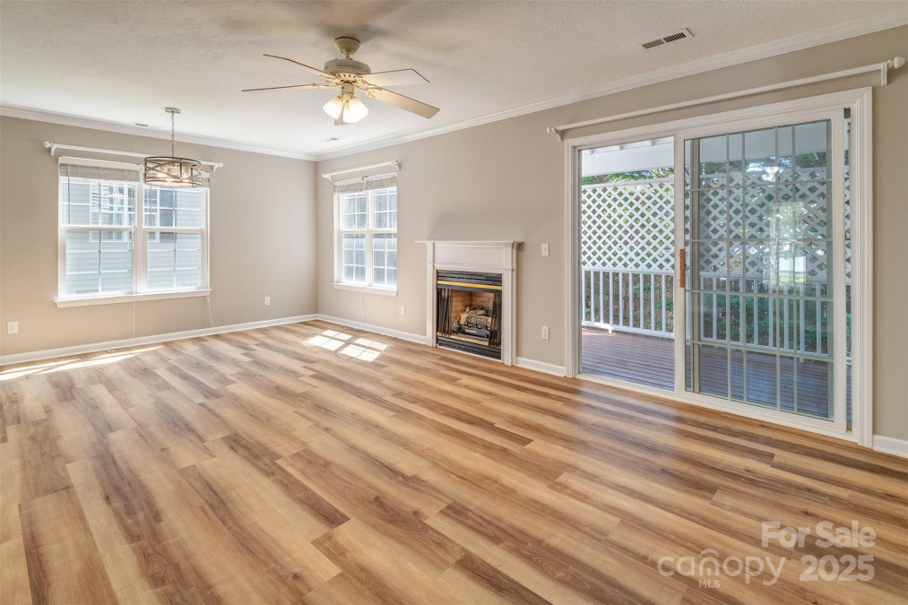 9 Willoughby Run Dr Asheville, NC 28803