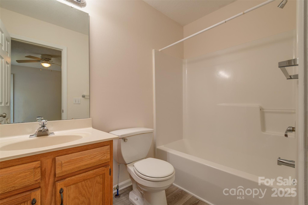 9 Willoughby Run Dr Asheville, NC 28803