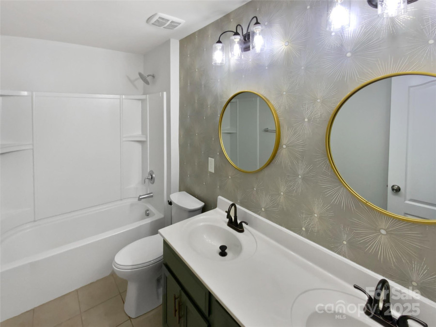 1082 Wallace Lake Rd Fort Mill, SC 29707