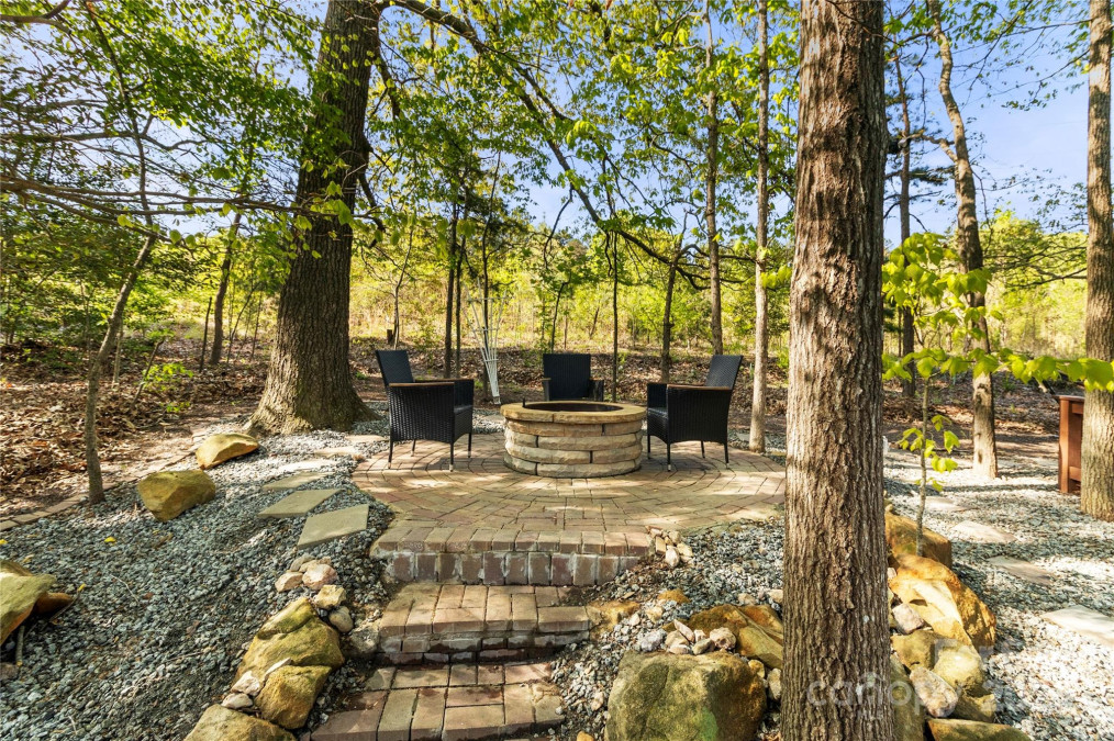 7798 Sand Trap Ln Stanley, NC 28164