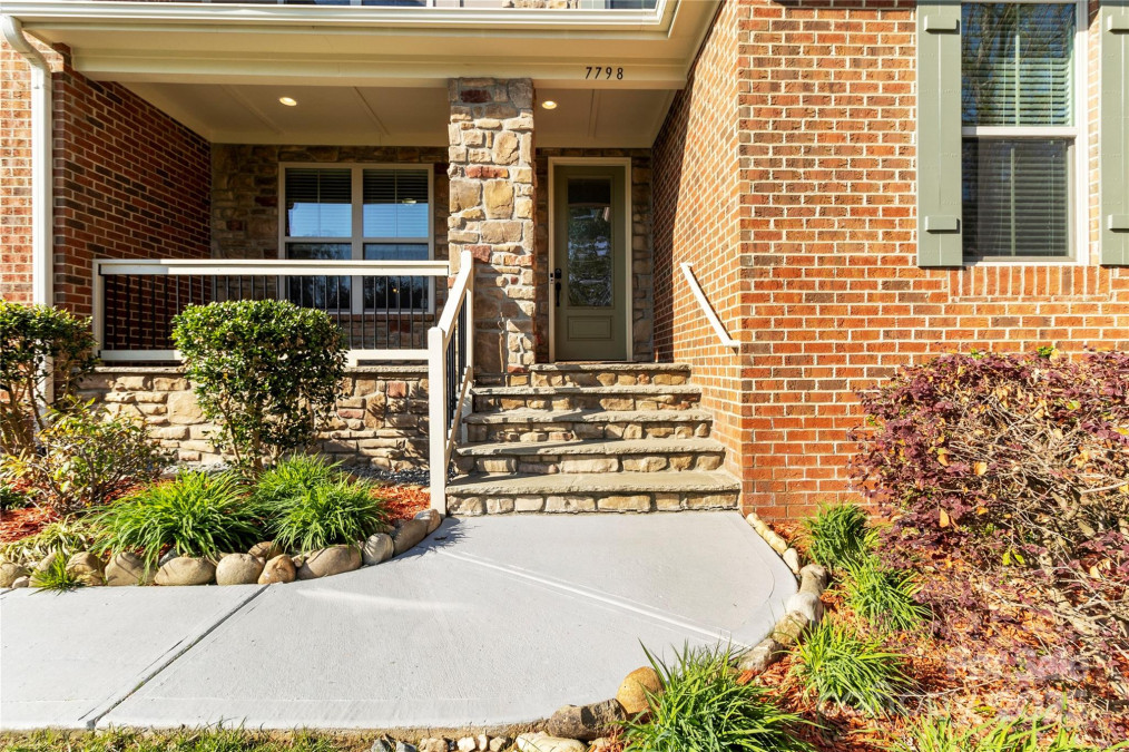 7798 Sand Trap Ln Stanley, NC 28164