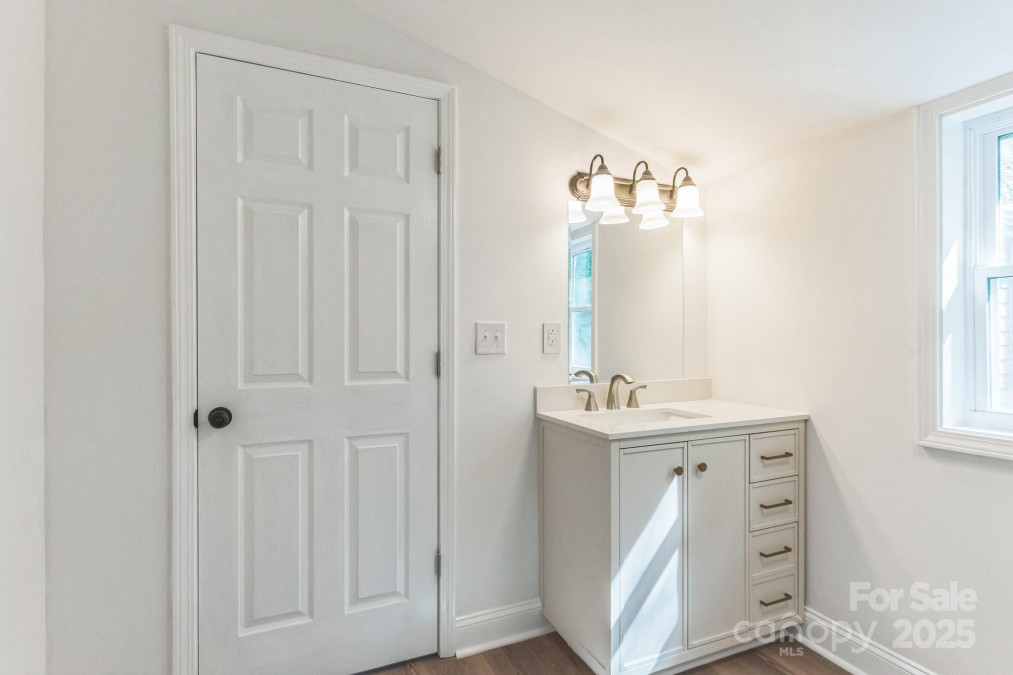 221 Davis Ave Newton, NC 28658