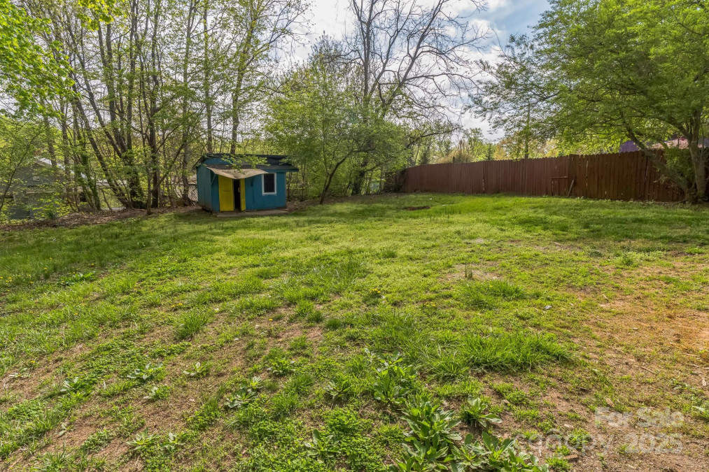 221 Davis Ave Newton, NC 28658