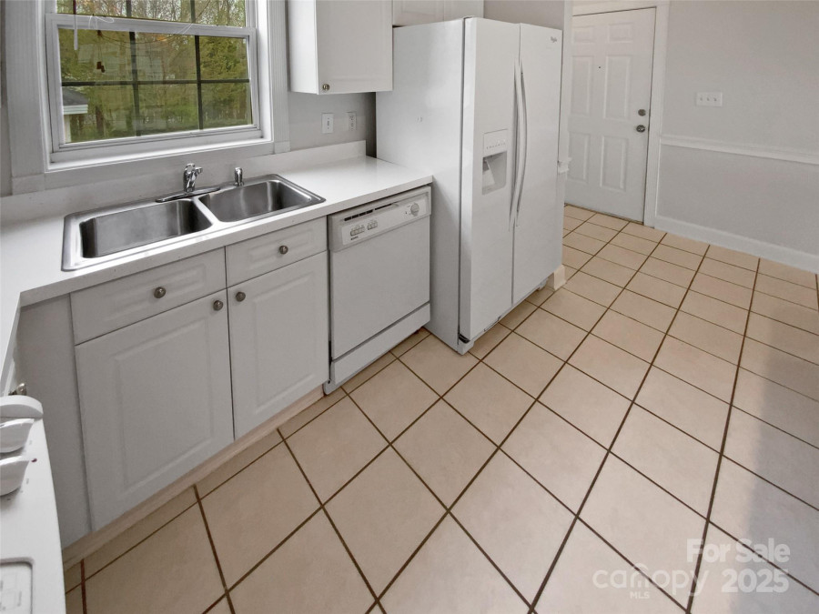 8929 Meadow Vista Rd Charlotte, NC 28213