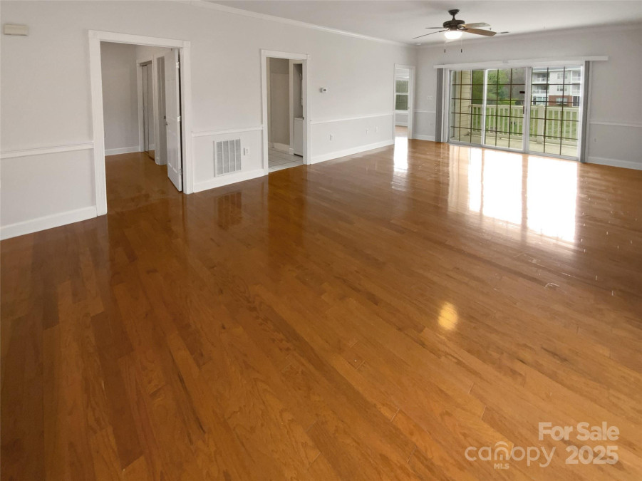 8929 Meadow Vista Rd Charlotte, NC 28213