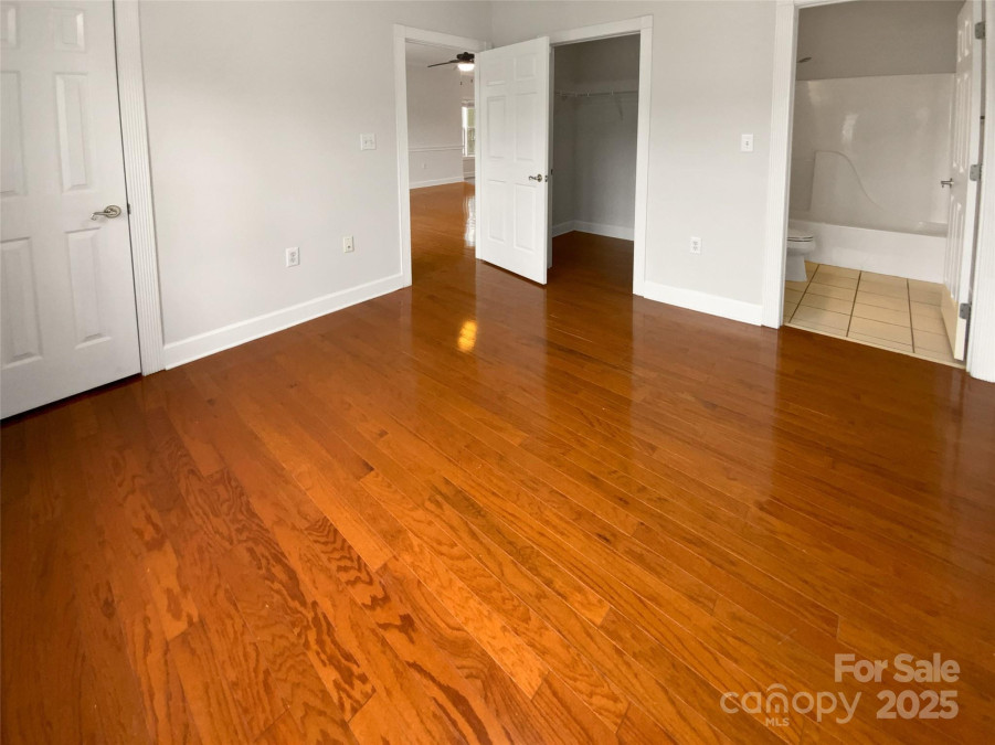 8929 Meadow Vista Rd Charlotte, NC 28213