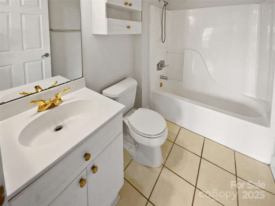 8929 Meadow Vista Rd Charlotte, NC 28213