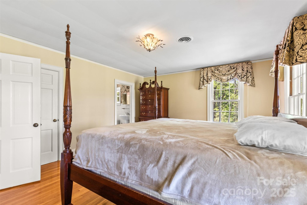 1233 General Hoke Dr Lincolnton, NC 28092