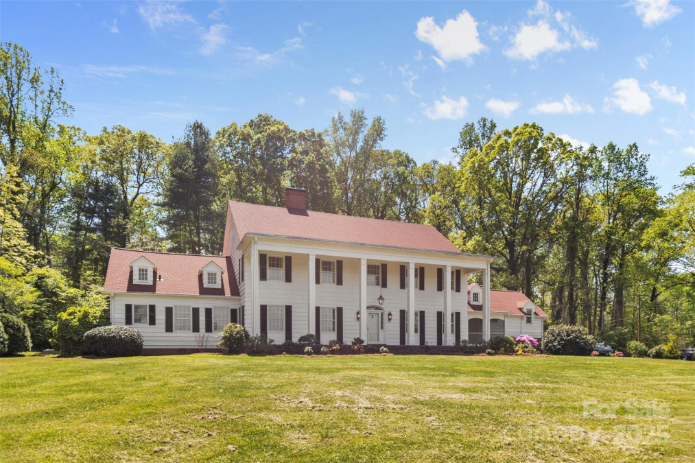 1233 General Hoke Dr Lincolnton, NC 28092