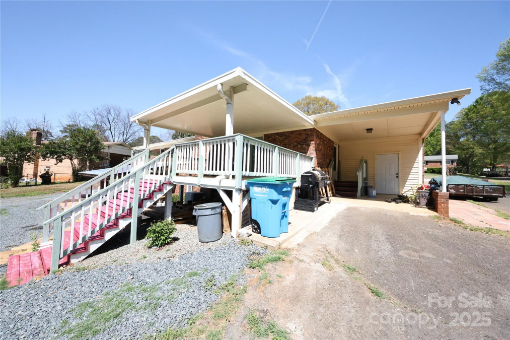 9716 Sunway Dr Mint Hill, NC 28227
