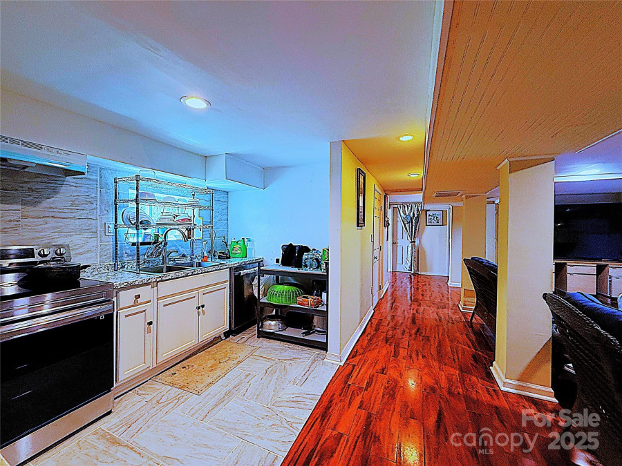 9716 Sunway Dr Mint Hill, NC 28227
