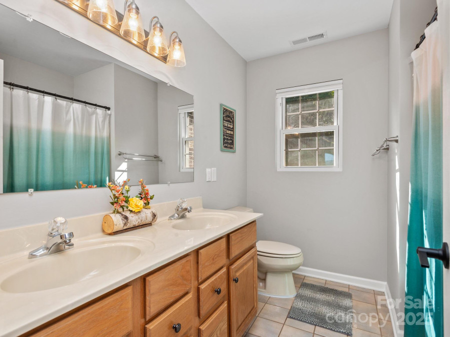 235 Petersburg View Dr Marshall, NC 28753