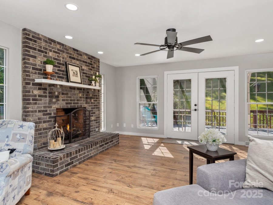 235 Petersburg View Dr Marshall, NC 28753