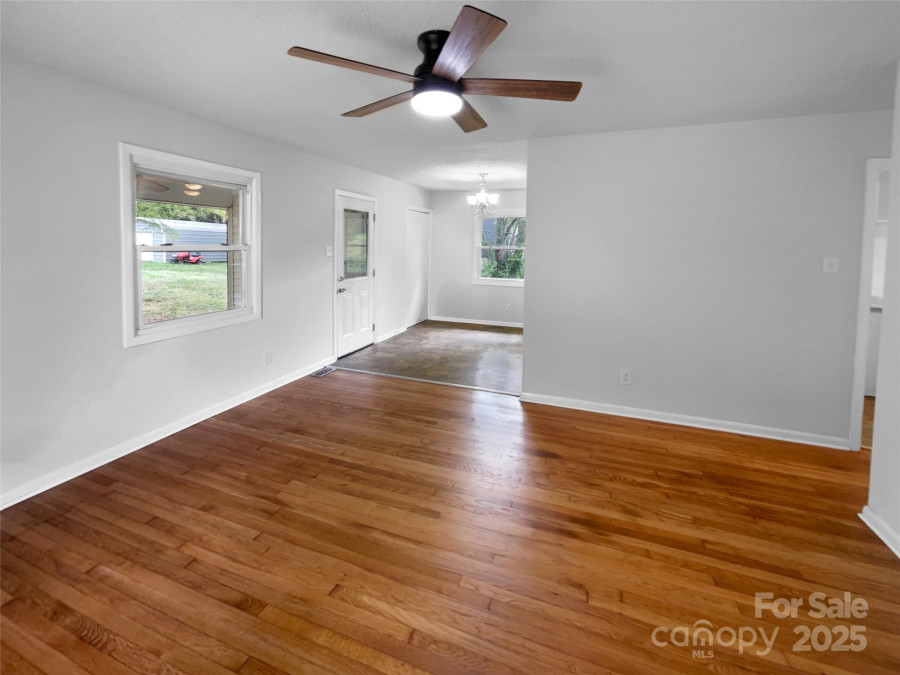 827 Ford Dr Lowell, NC 28098