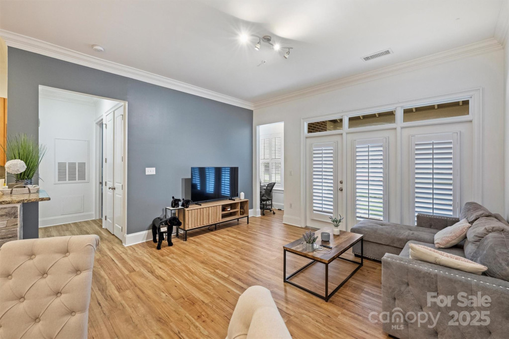 2934 Selwyn Ave Charlotte, NC 28209