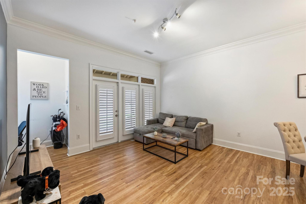2934 Selwyn Ave Charlotte, NC 28209