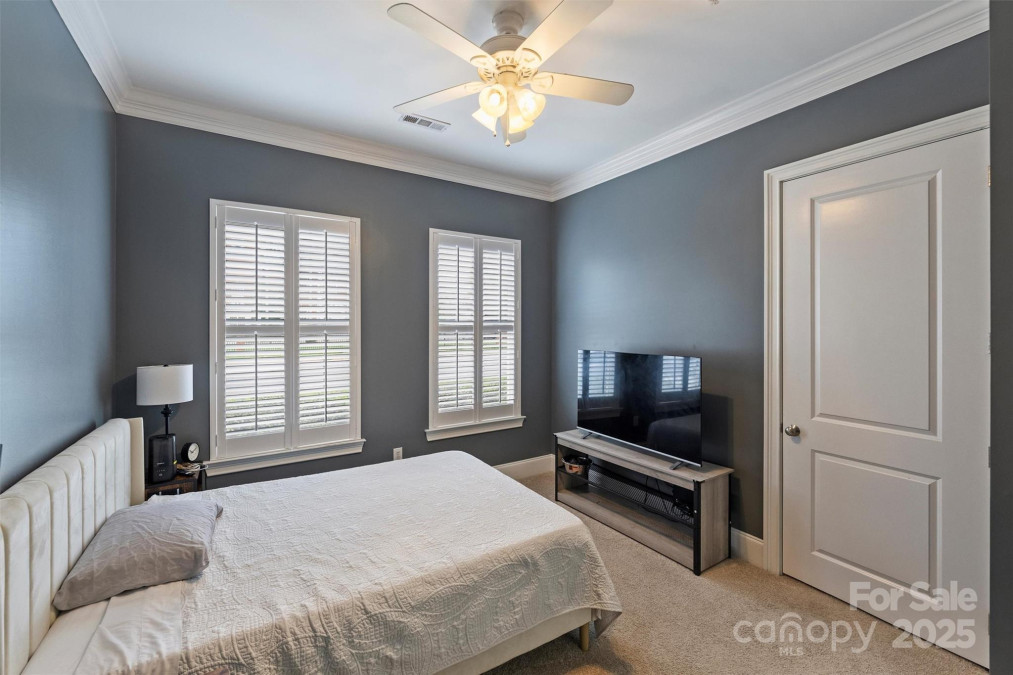 2934 Selwyn Ave Charlotte, NC 28209