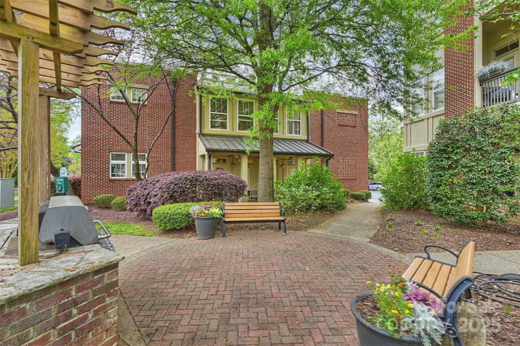2934 Selwyn Ave Charlotte, NC 28209