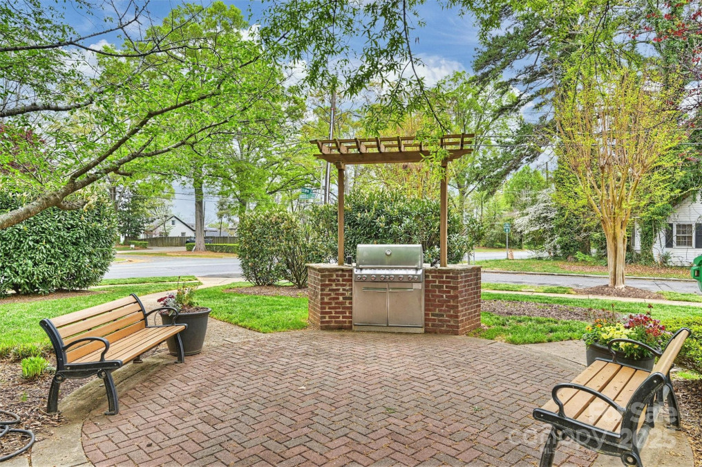 2934 Selwyn Ave Charlotte, NC 28209