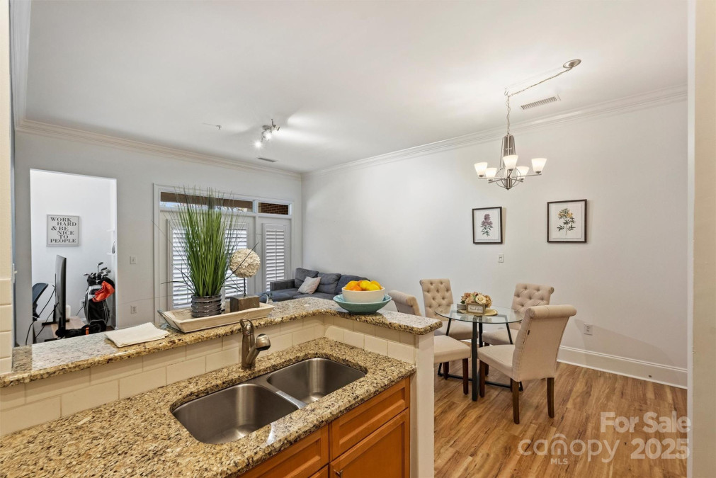 2934 Selwyn Ave Charlotte, NC 28209