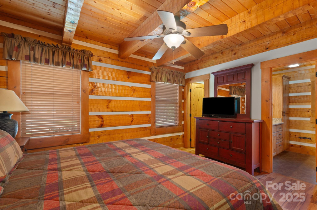 24 Rachels Cir Maggie Valley, NC 28751