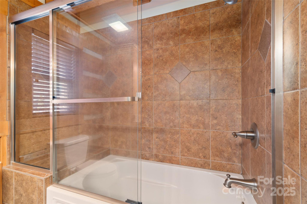 24 Rachels Cir Maggie Valley, NC 28751