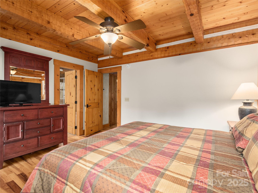 24 Rachels Cir Maggie Valley, NC 28751