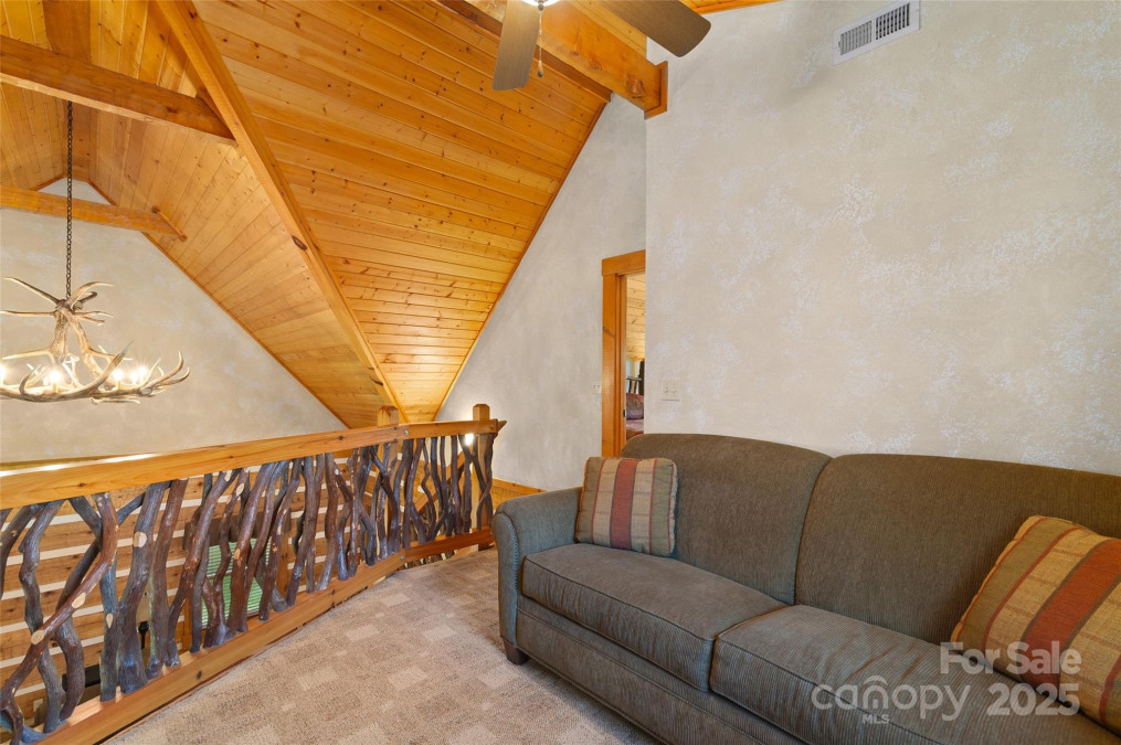 24 Rachels Cir Maggie Valley, NC 28751
