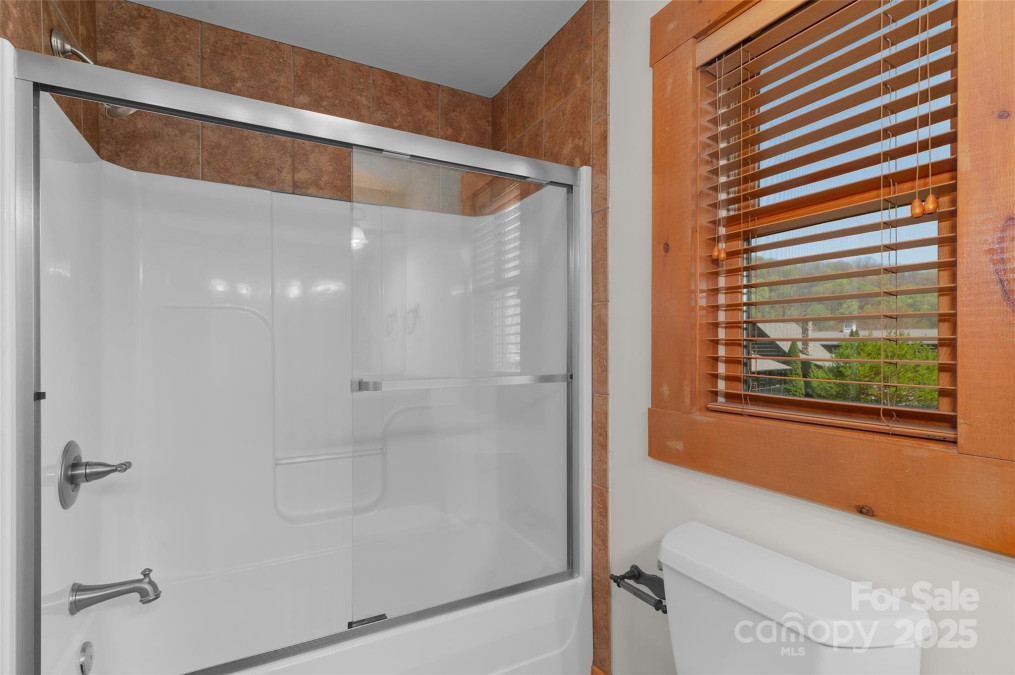 24 Rachels Cir Maggie Valley, NC 28751