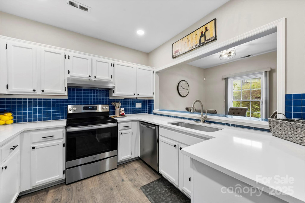 3224 Selwyn Farms Ln Charlotte, NC 28209