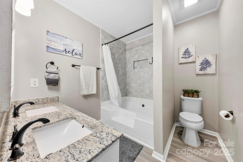 3224 Selwyn Farms Ln Charlotte, NC 28209