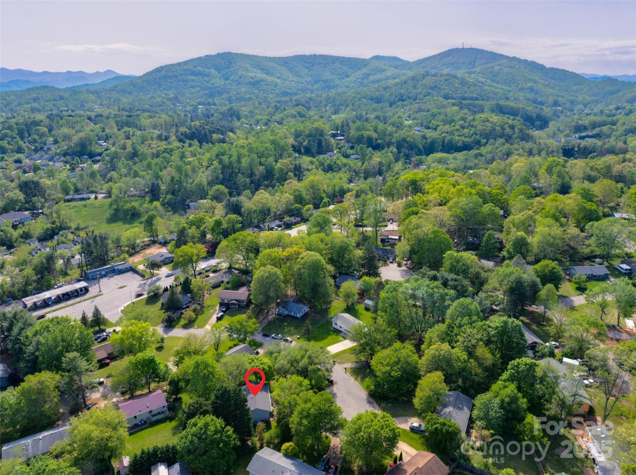 7 Guinevere Ct Asheville, NC 28806