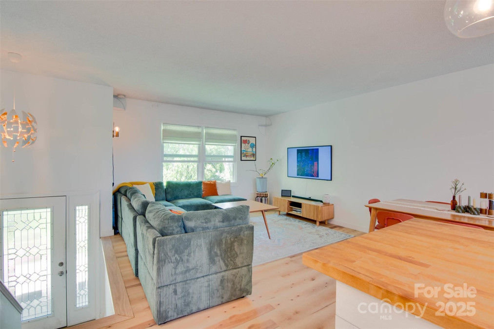 7 Guinevere Ct Asheville, NC 28806