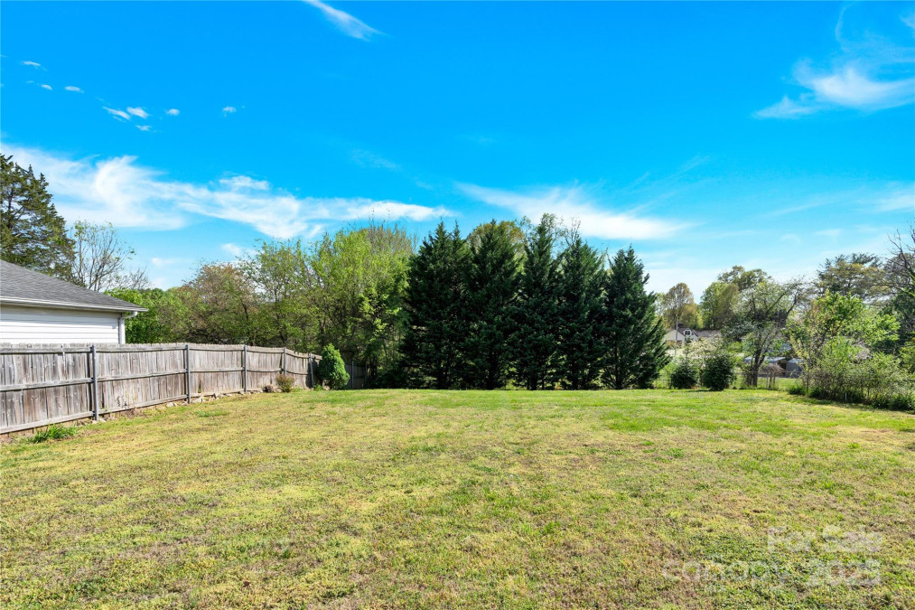 534 Georgia Ave Statesville, NC 28677