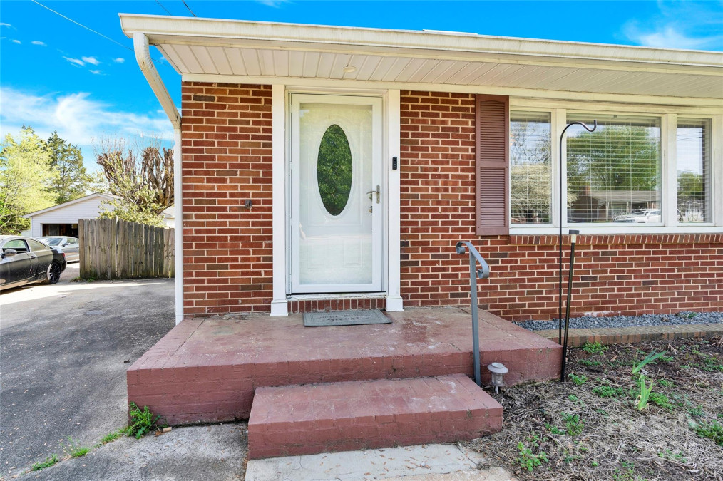 534 Georgia Ave Statesville, NC 28677