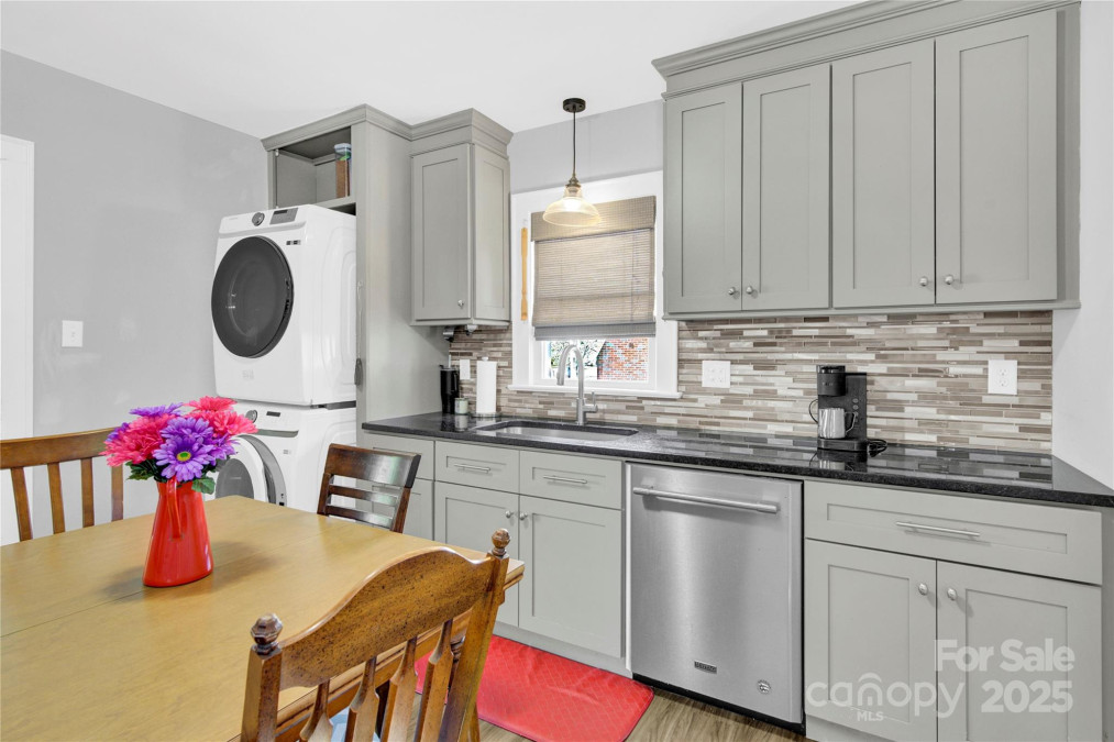 534 Georgia Ave Statesville, NC 28677