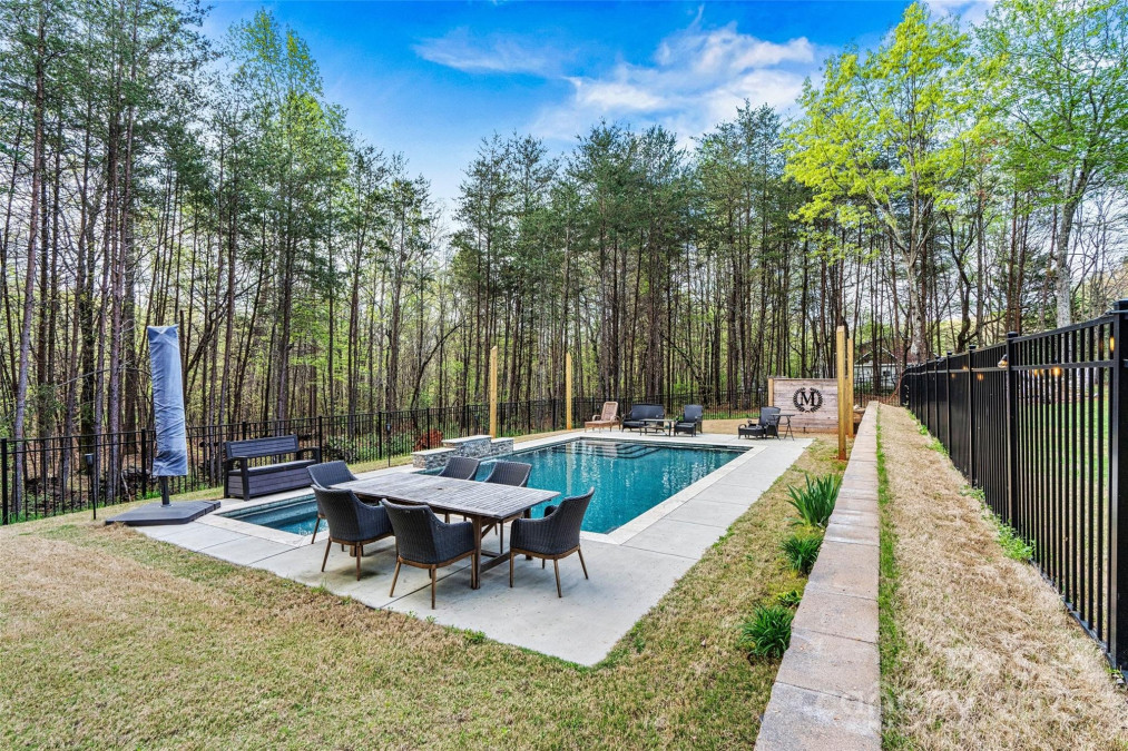 3207 Oak Ridge Cir Lincolnton, NC 28092