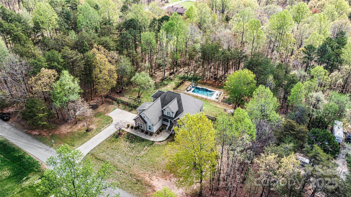 3207 Oak Ridge Cir Lincolnton, NC 28092