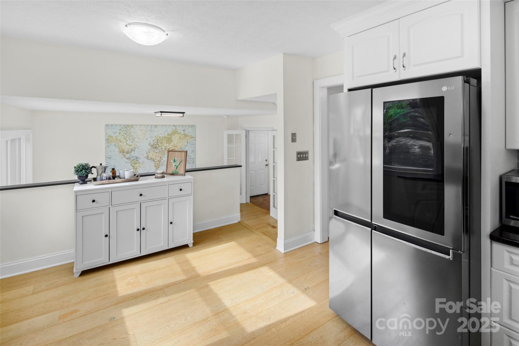 4075 Little River Rd Hendersonville, NC 28739