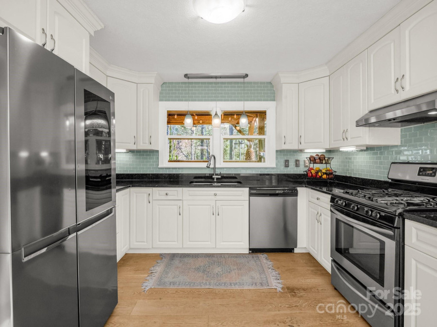 4075 Little River Rd Hendersonville, NC 28739
