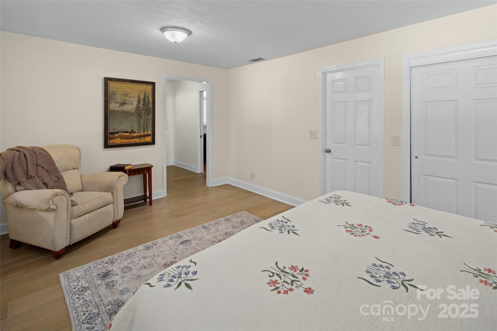 4075 Little River Rd Hendersonville, NC 28739